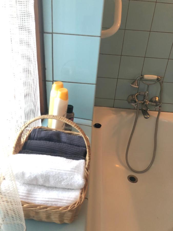 Retro Bolig - Fyldt Med Hygge! Ingen Luksus Apartment Kolind Exterior photo
